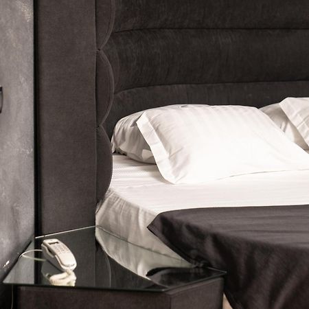 Hotel Paradiso لاغو باتريا المظهر الخارجي الصورة