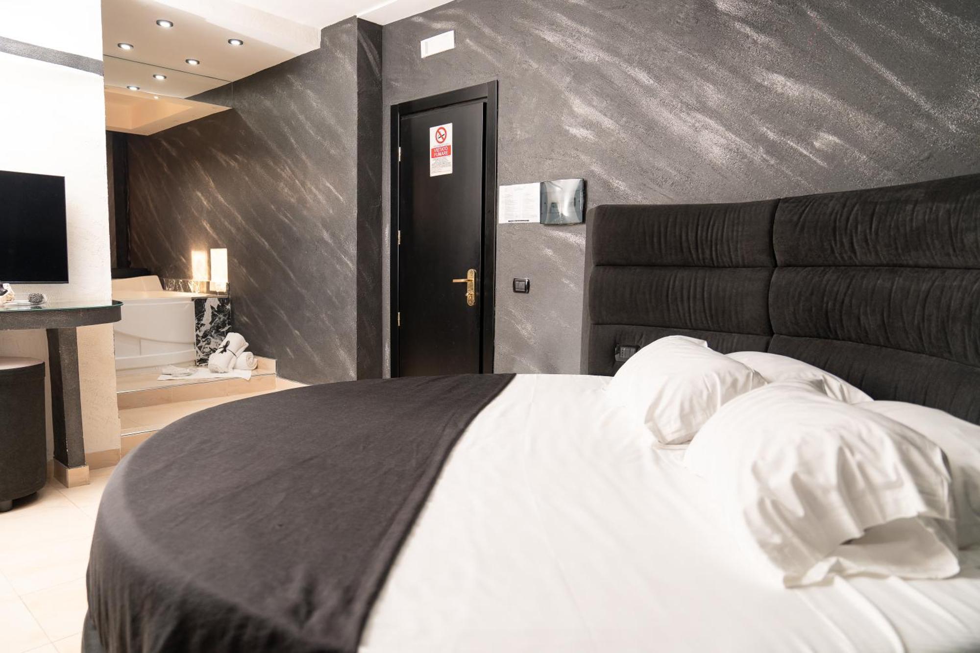 Hotel Paradiso لاغو باتريا المظهر الخارجي الصورة